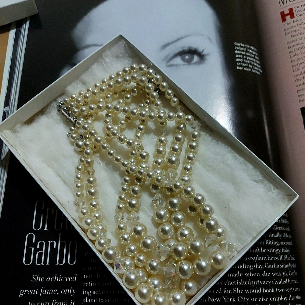 2/$50 Pearl vintage necklace
